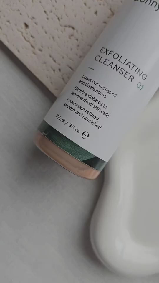 EXFOLIATING CLEANSER 01